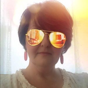 Meet your Posher, Frances